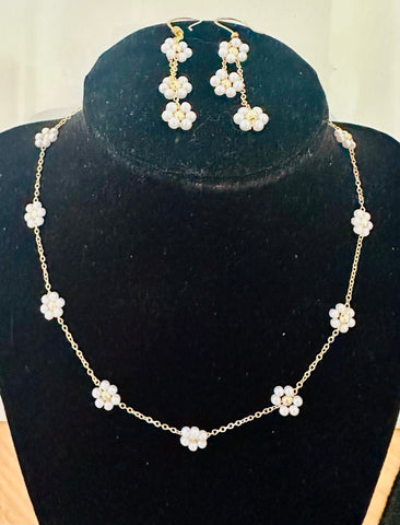 Dainty FLOWER Pearl